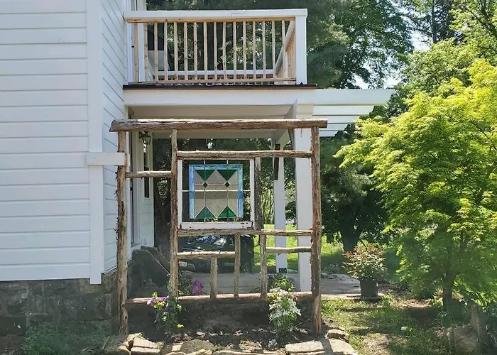 1786 Farm Cottage Honeymoon Suite Renovated 2022