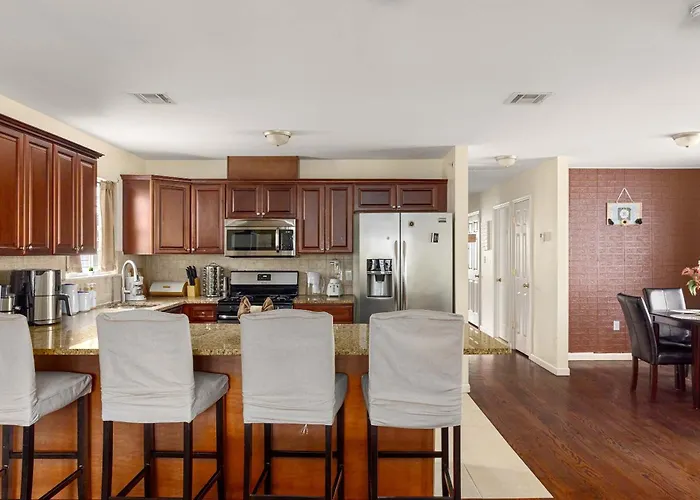 Stylish 3Br Newark Apartment Near World Cup Games
