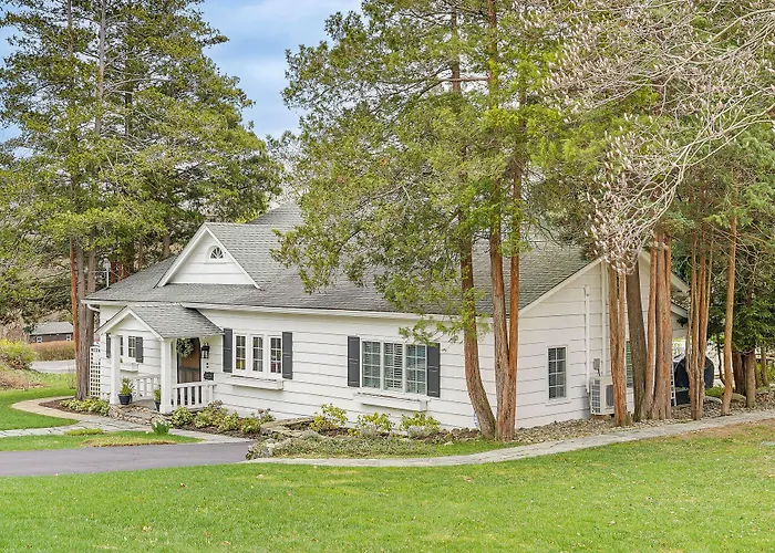 Historic 1800S Cornwall-On-Hudson Cottage!